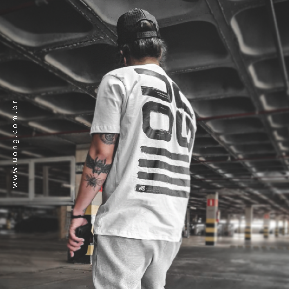 Camiseta Branca - Logo Efeito Pincel 