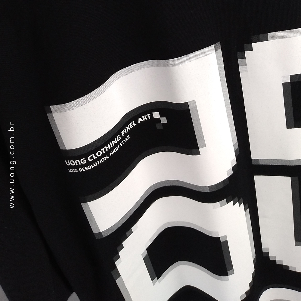 Camiseta Preta - Pixel Art.